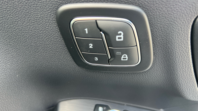 Ford Kuga 2.5 FHEV ST-Line 5dr CVT Hybrid Estate - Image 40